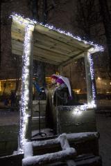 005 Pozdrav zimi in praznik luči Foto atelje Postojnatext